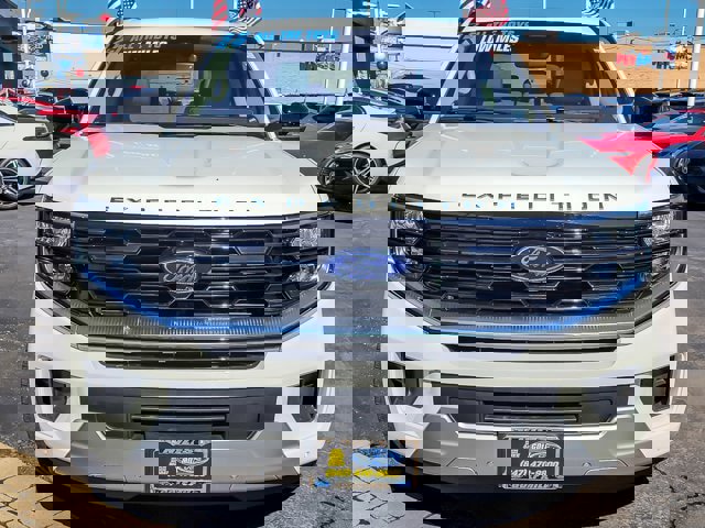 Certified 2025 Ford Expedition Platinum w/ Platinum Ultimate Package image 7