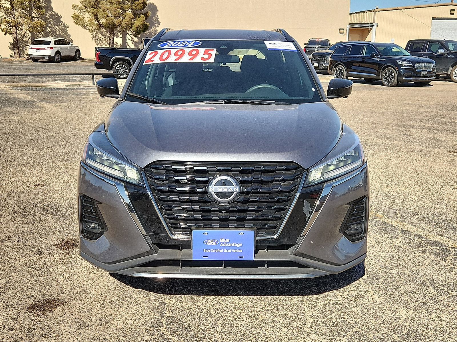 Used 2024 Nissan Kicks SR image 8