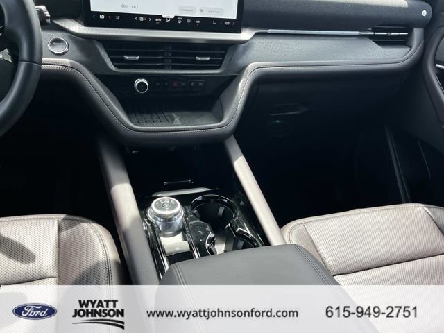 Certified 2025 Ford Explorer Platinum w/ LUX Leather Package image 18