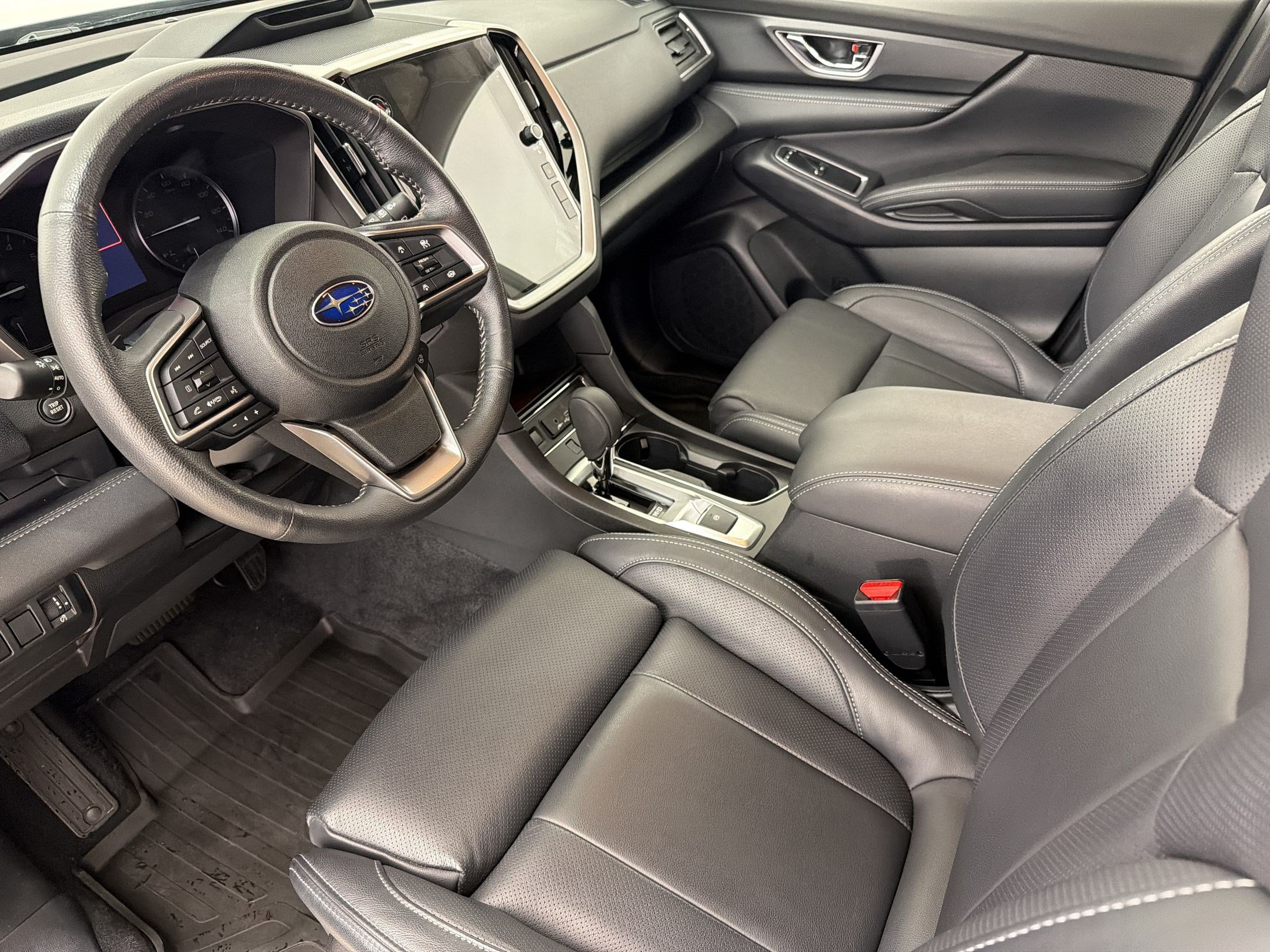 Used 2024 Subaru Ascent Limited AWD/4WD image 4