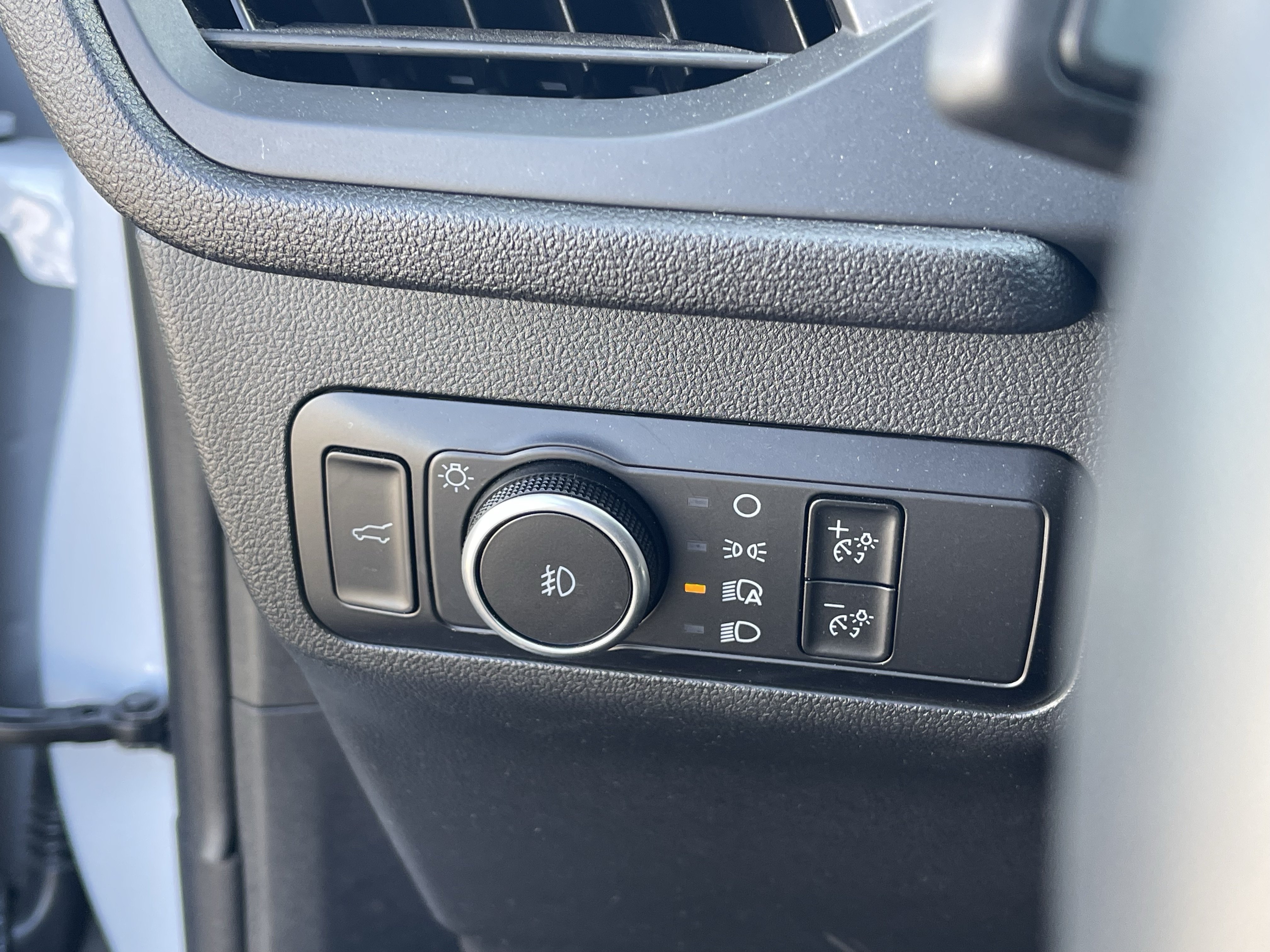 Certified 2025 Ford Escape Platinum AWD/4WD image 19