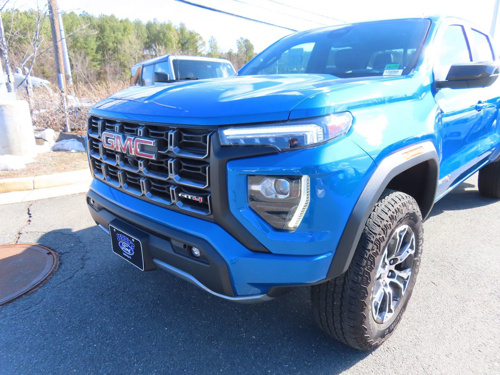 Used 2023 GMC Canyon AT4 w/ AT4 Premium Package image 2