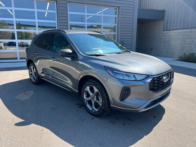 Certified 2024 Ford Escape ST-Line w/ Tech Pack #1 AWD/4WD image 3
