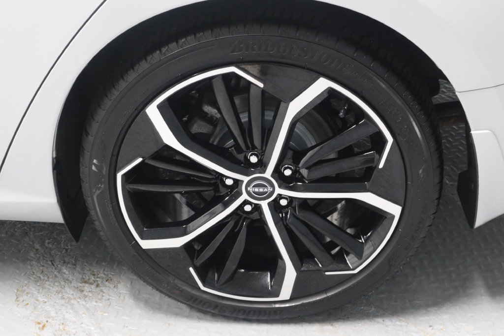 Used 2023 Nissan Altima 2.5 SR w/ SR Premium Package FWD image 13