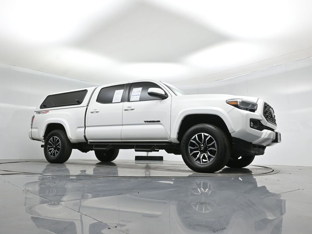 Used 2022 Toyota Tacoma TRD Sport image 2