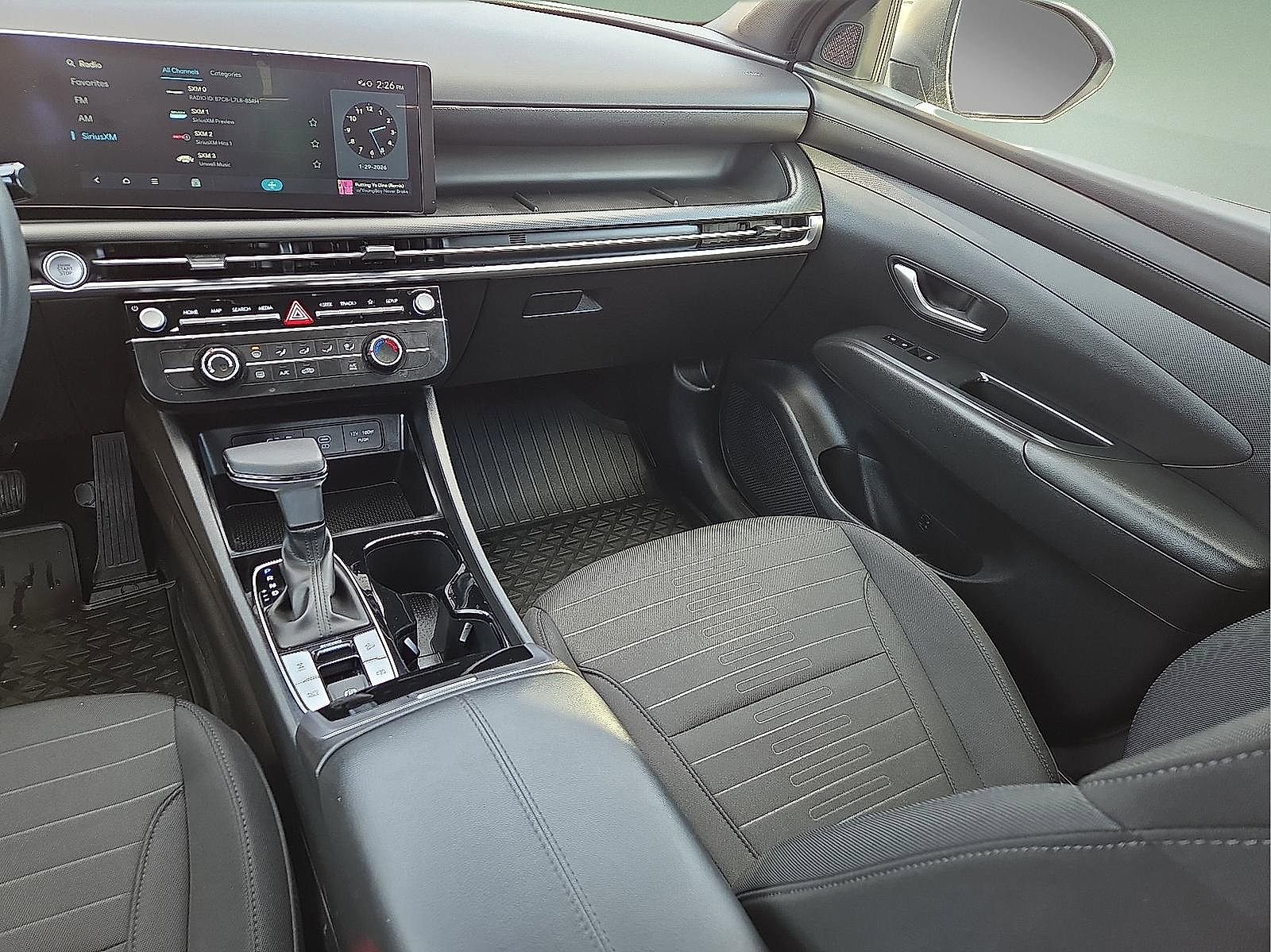 Used 2025 Hyundai Santa Cruz SE image 11