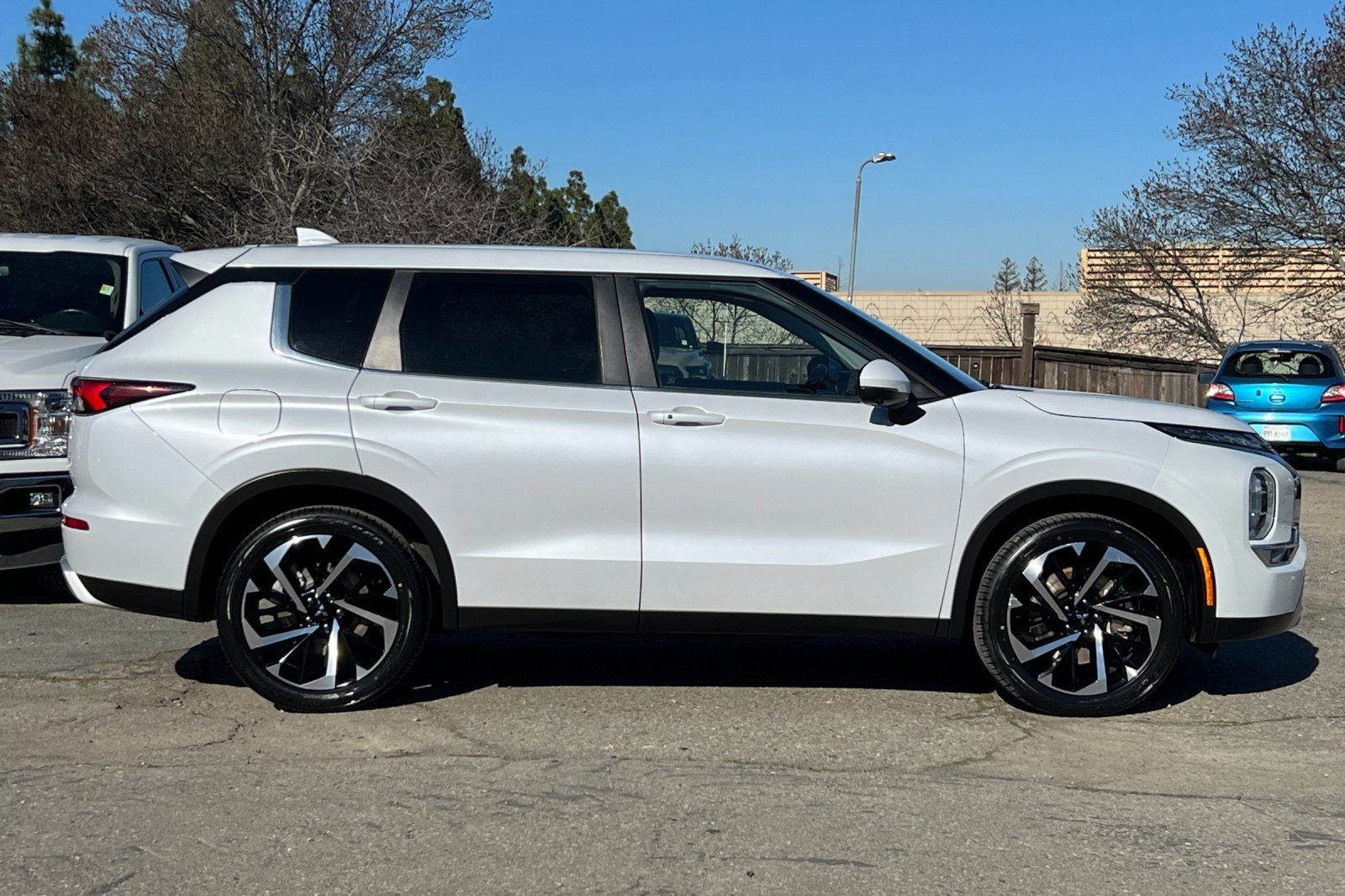 Used 2024 Mitsubishi Outlander FWD image 6