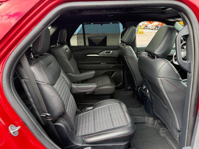 Certified 2025 Ford Explorer ST-Line w/ Premium Package AWD/4WD image 27
