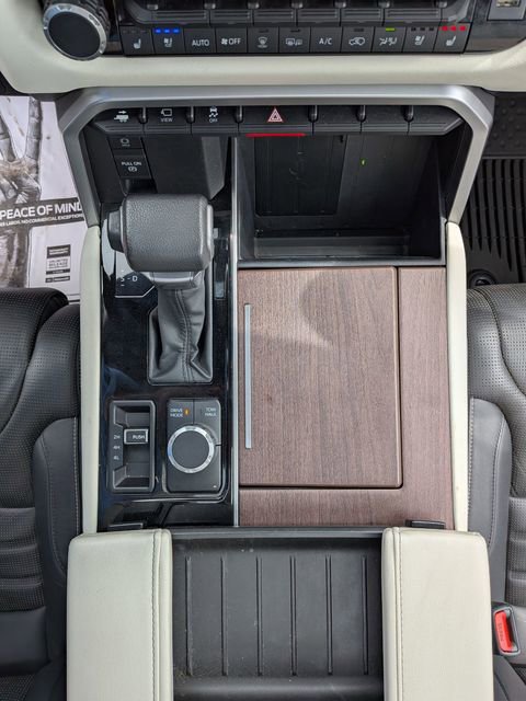 Used 2023 Toyota Sequoia Capstone AWD/4WD image 15