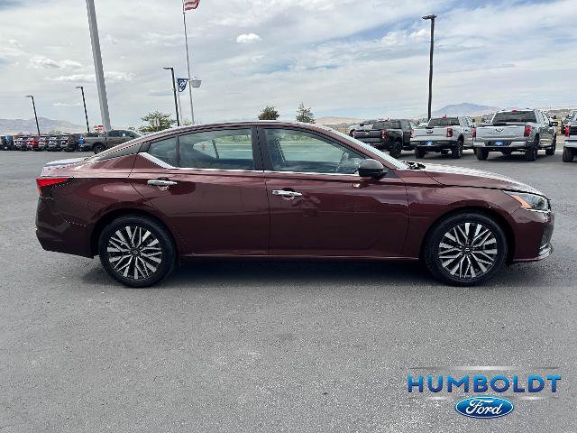 Used 2025 Nissan Altima 2.5 SV FWD image 4