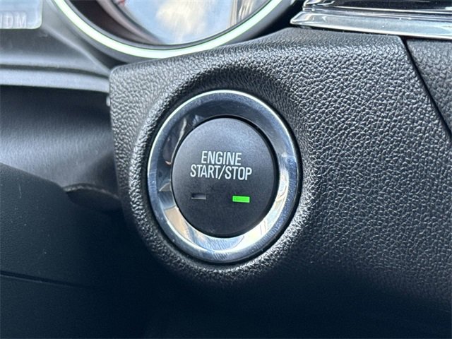 Used 2018 Buick Regal Essence w/ Driver Confidence Package #1 image 41