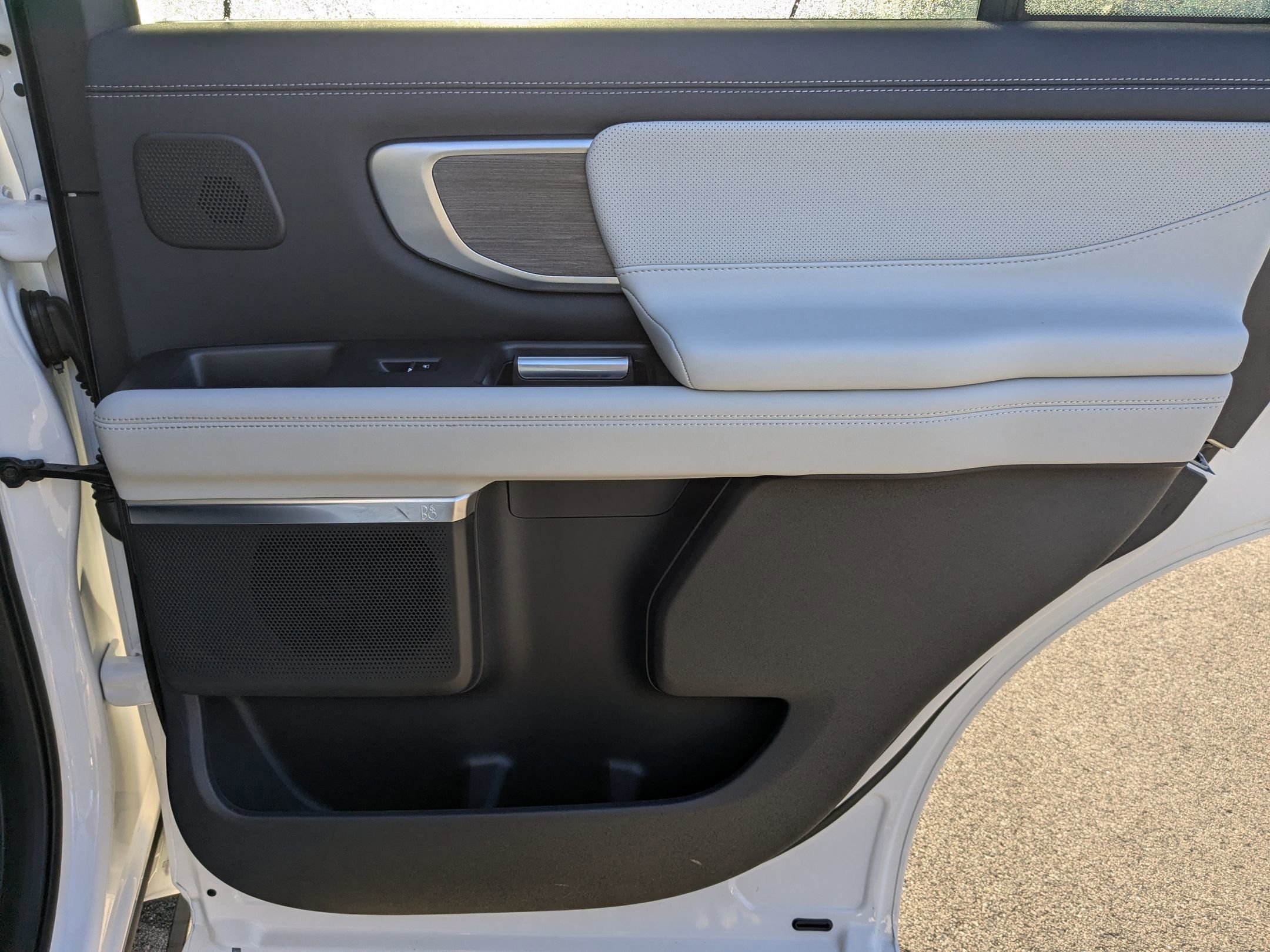 Certified 2025 Ford Expedition Platinum w/ Platinum Ultimate Package image 42