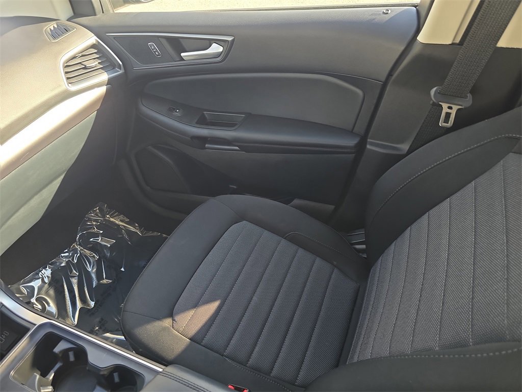 Certified 2022 Ford Edge SE w/ Black Appearance Package image 13