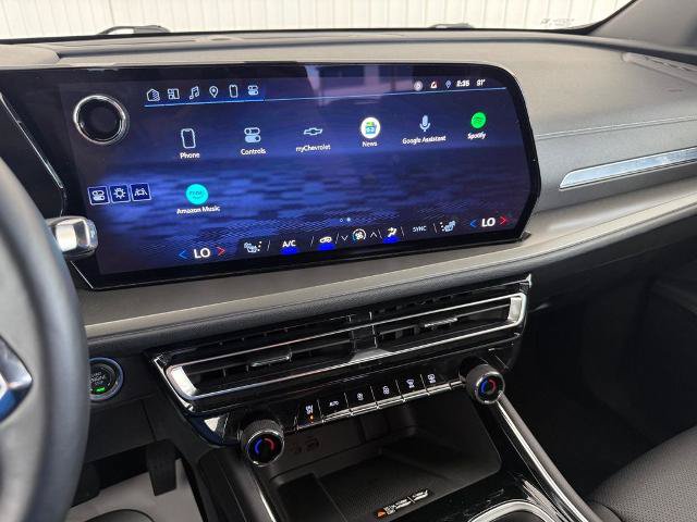 Used 2025 Chevrolet Traverse LT FWD image 4
