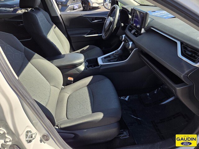 Used 2023 Toyota RAV4 XLE FWD image 16