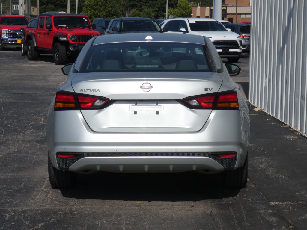 Used 2024 Nissan Altima 2.5 SV FWD image 5