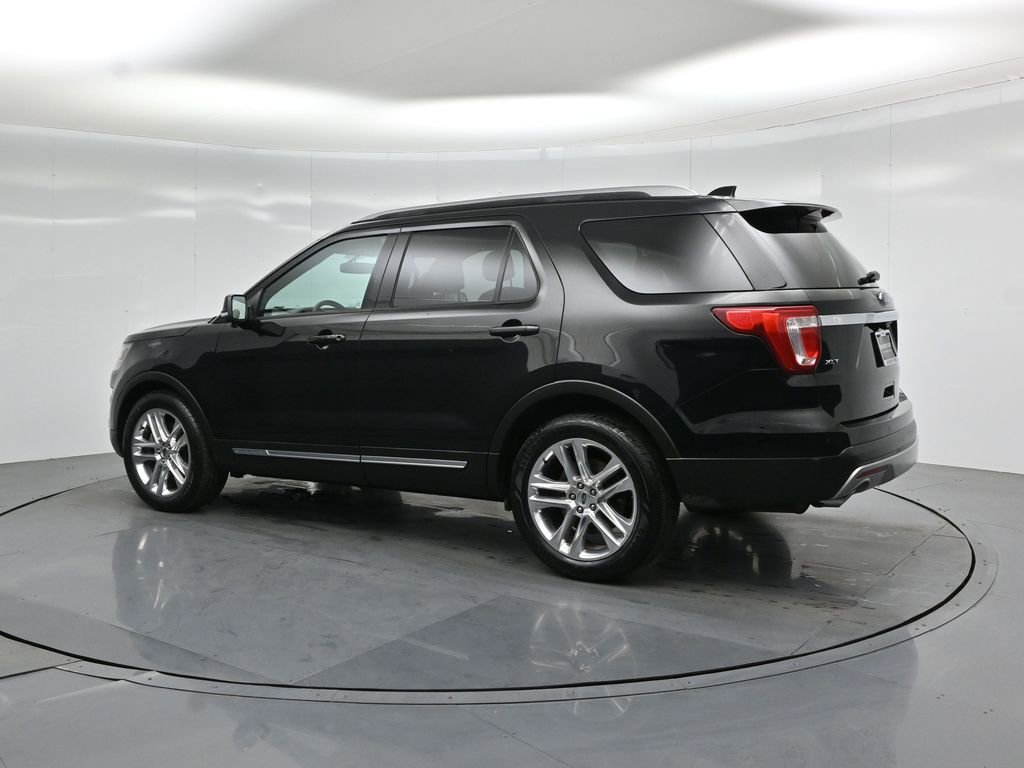 Certified 2017 Ford Explorer XLT w/ Equipment Group 202A image 7