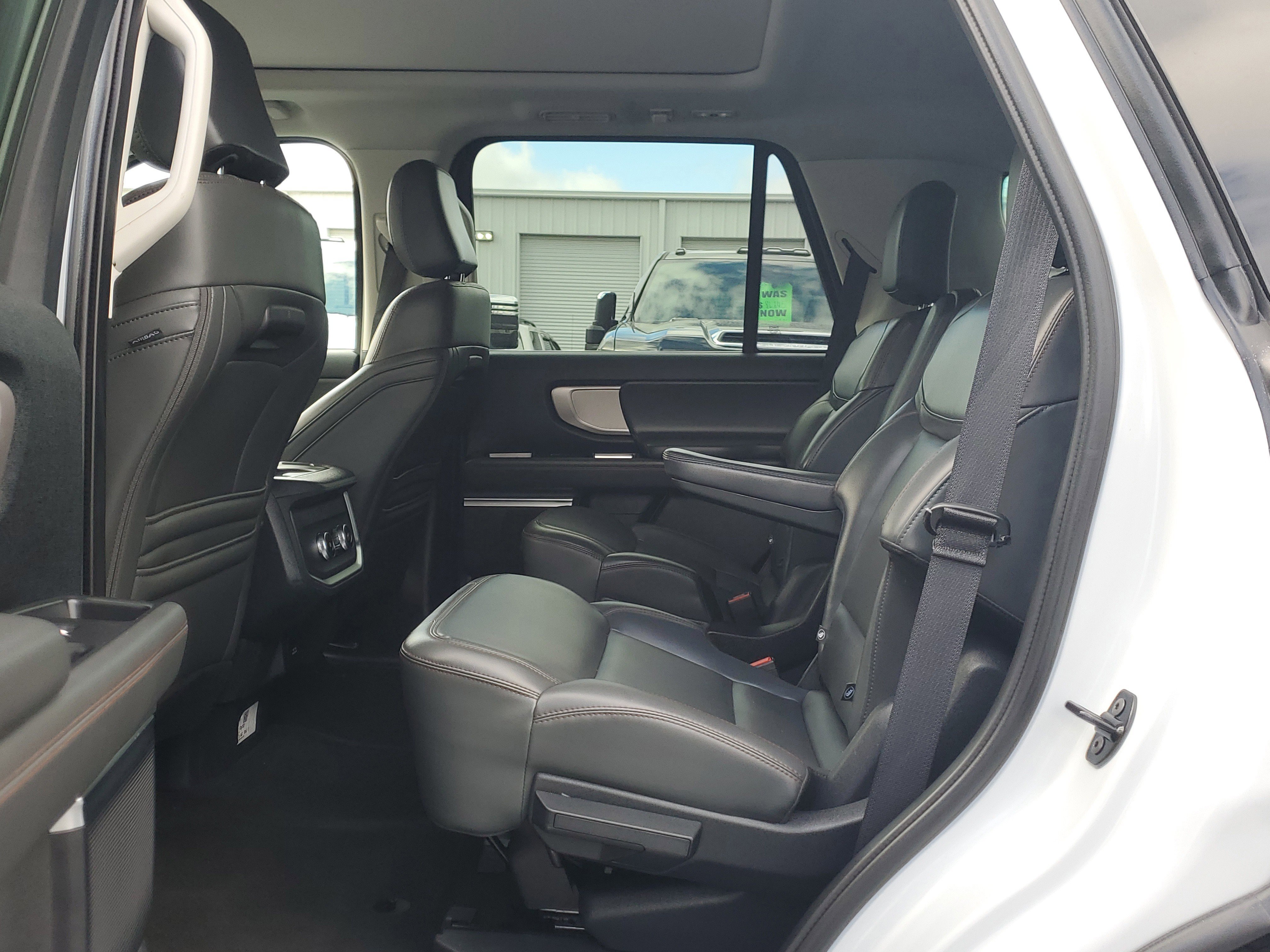 Certified 2025 Ford Expedition Active image 14