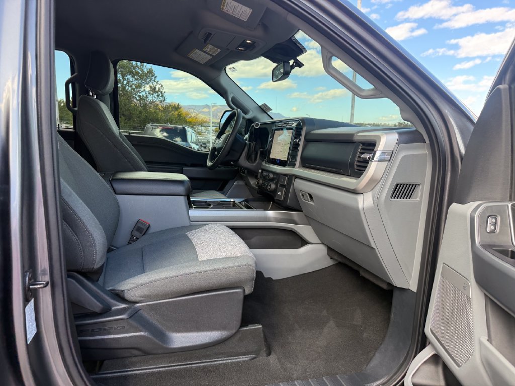 Certified 2023 Ford F250 XLT w/ Black Appearance Package AWD/4WD image 27