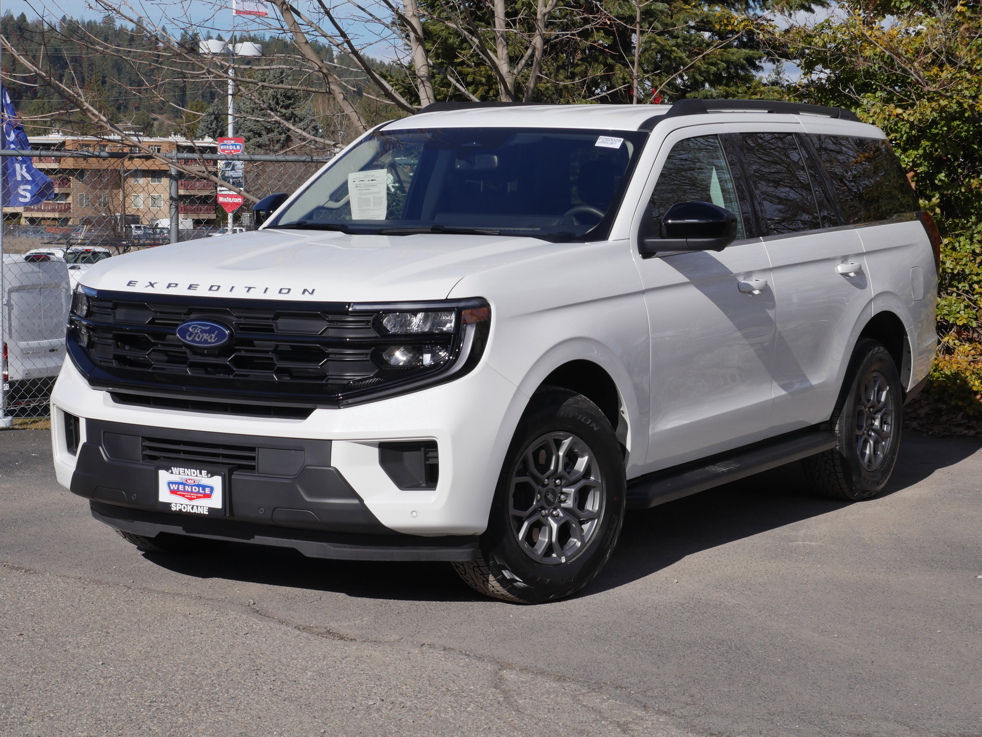 Certified 2025 Ford Expedition Active AWD/4WD image 2