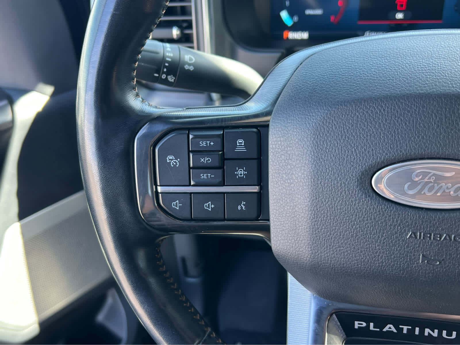 Certified 2023 Ford F350 Platinum AWD/4WD image 34