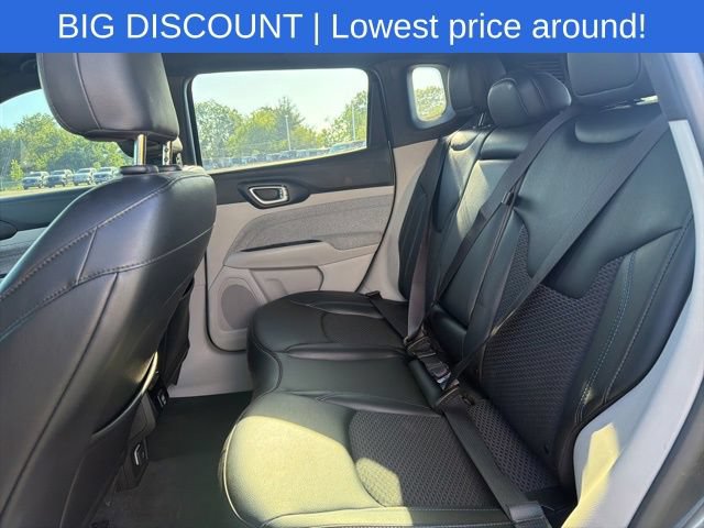 Used 2023 Jeep Compass Latitude AWD/4WD image 17