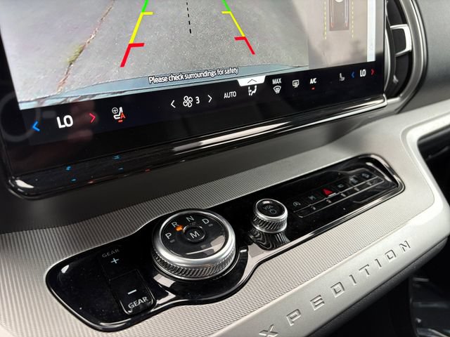 Certified 2025 Ford Expedition Active AWD/4WD image 17