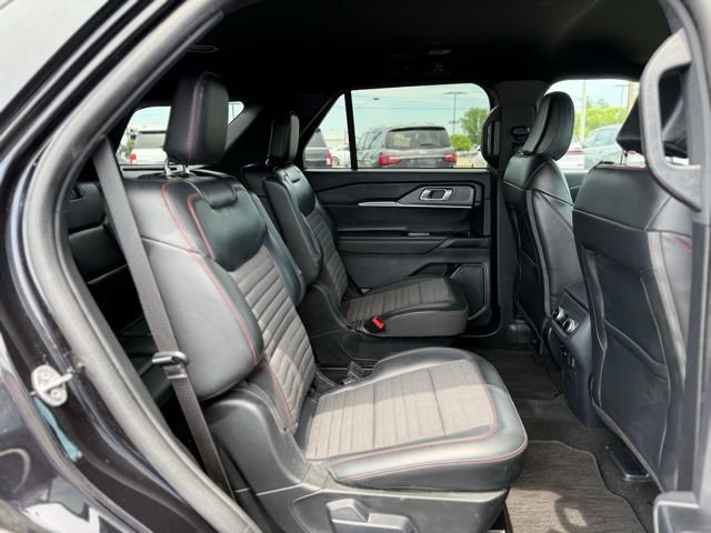 Certified 2025 Ford Explorer ST-Line AWD/4WD image 21