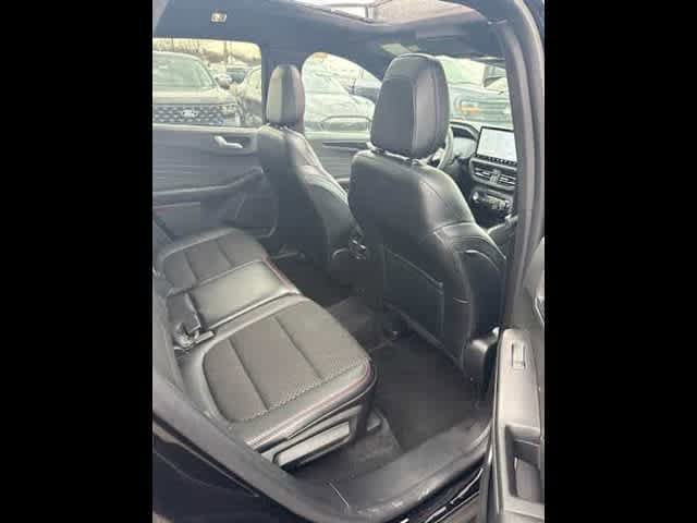 Certified 2023 Ford Escape ST-Line w/ Tech Pack #1 AWD/4WD image 5