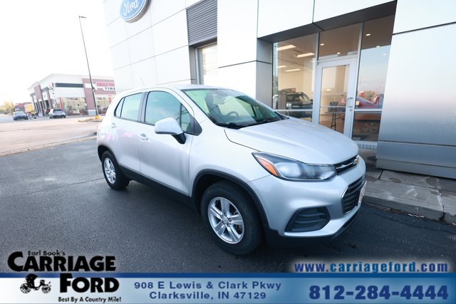 Used 2018 Chevrolet Trax LS AWD/4WD image 1