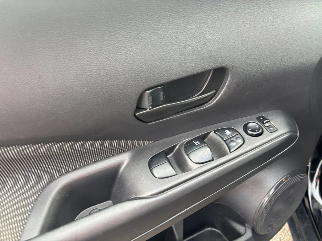 Used 2020 Nissan Kicks S FWD image 16