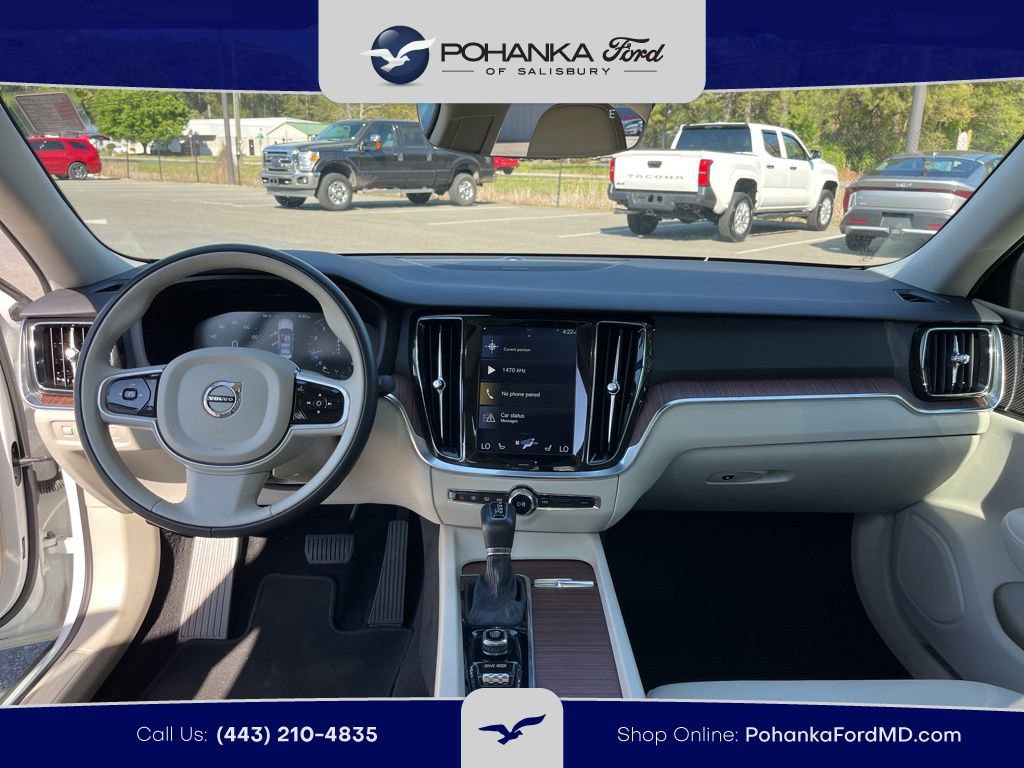 Used 2020 Volvo S60 T5 Momentum w/ Premium Package image 8