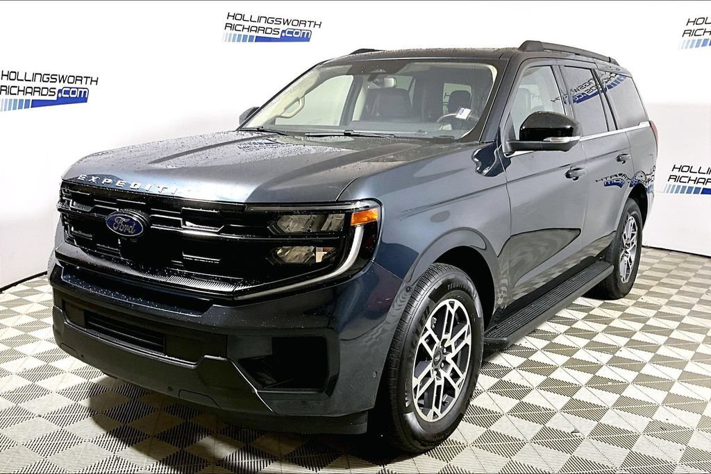 Certified 2025 Ford Expedition Active RWD image 1