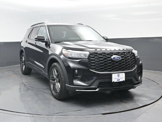 Certified 2025 Ford Explorer ST-Line w/ ST-Line Street Pack AWD/4WD image 2