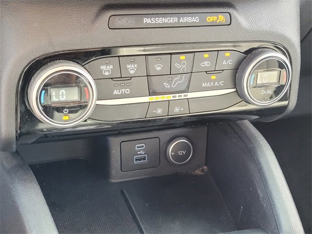 Certified 2021 Ford Escape SE w/ SE Sport Appearance Package image 21