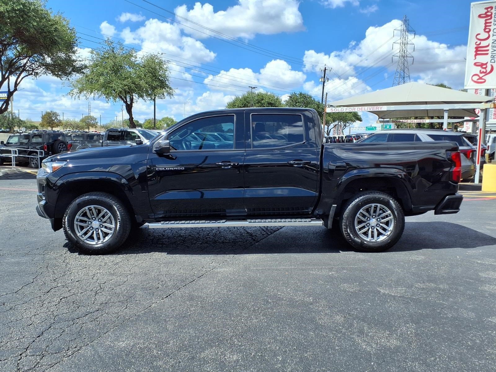 Used 2025 Chevrolet Colorado LT RWD image 9