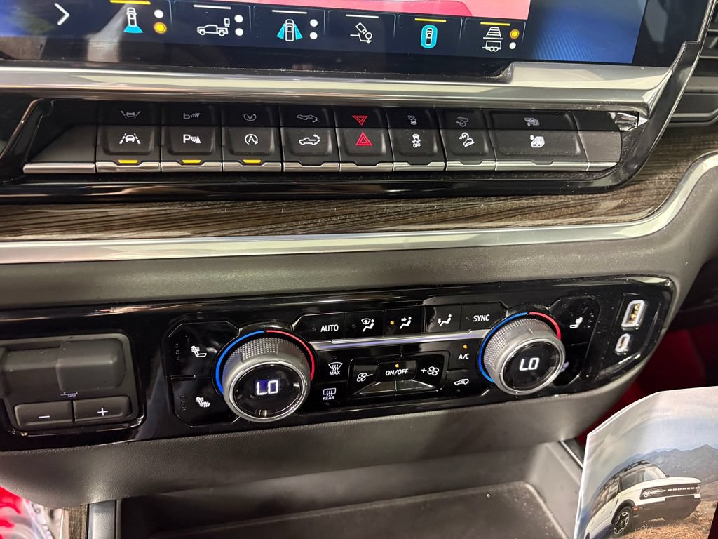 Used 2022 Chevrolet Silverado 1500 RST AWD/4WD image 20