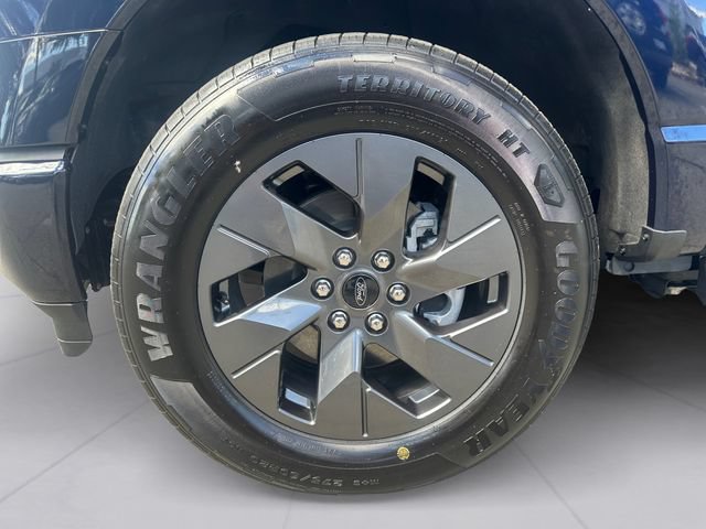 Certified 2025 Ford F150 Lightning Flash AWD/4WD image 9