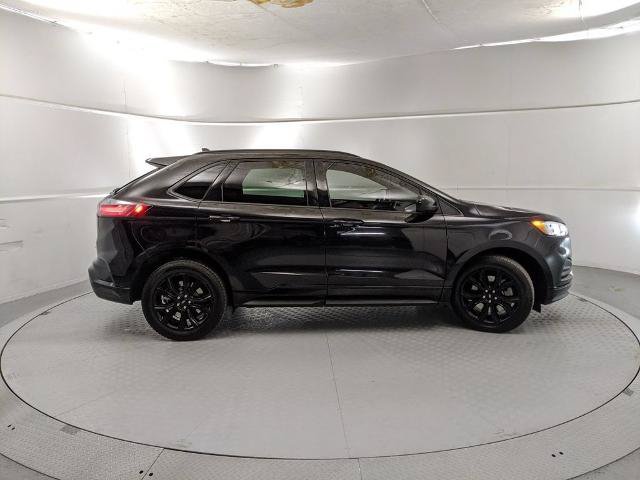 Certified 2023 Ford Edge SE w/ Black Appearance Package AWD/4WD image 2
