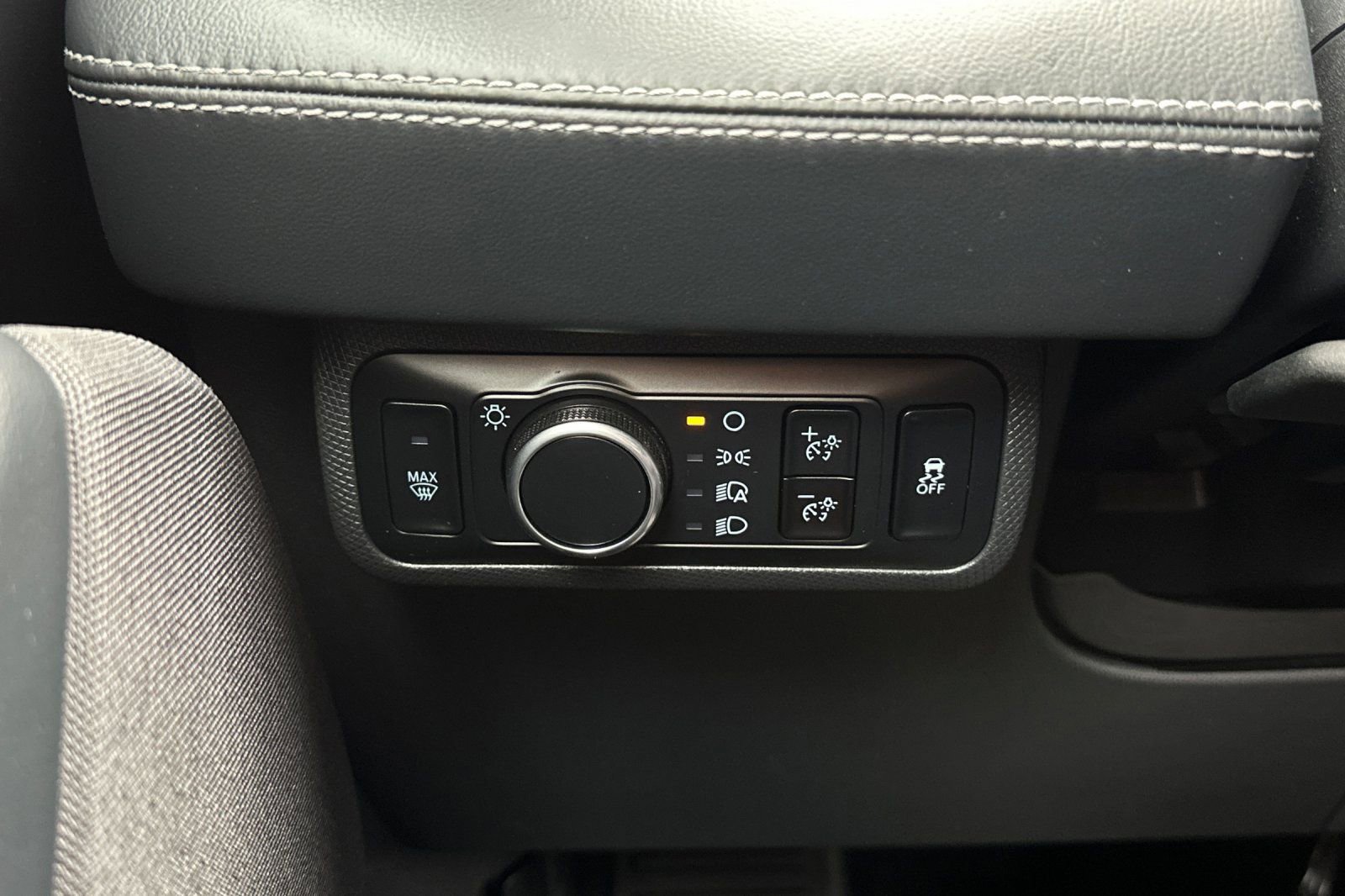 Certified 2024 Ford Mustang Mach-E Select RWD image 29