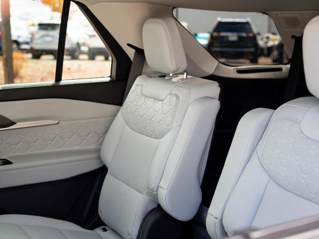 Certified 2025 Ford Explorer Platinum w/ Ultimate Package image 21