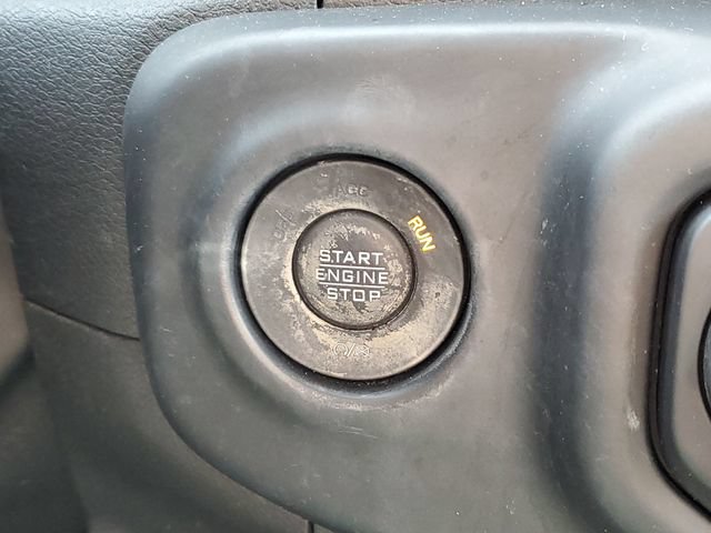 Used 2022 Jeep Wrangler Unlimited Sahara w/ Cold Weather Group AWD/4WD image 12