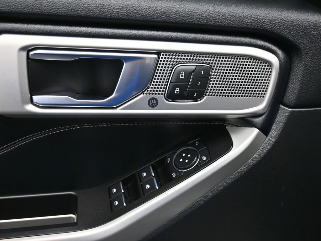 Certified 2020 Ford Explorer Limited w/ Hybrid Equipment Group 310A image 12