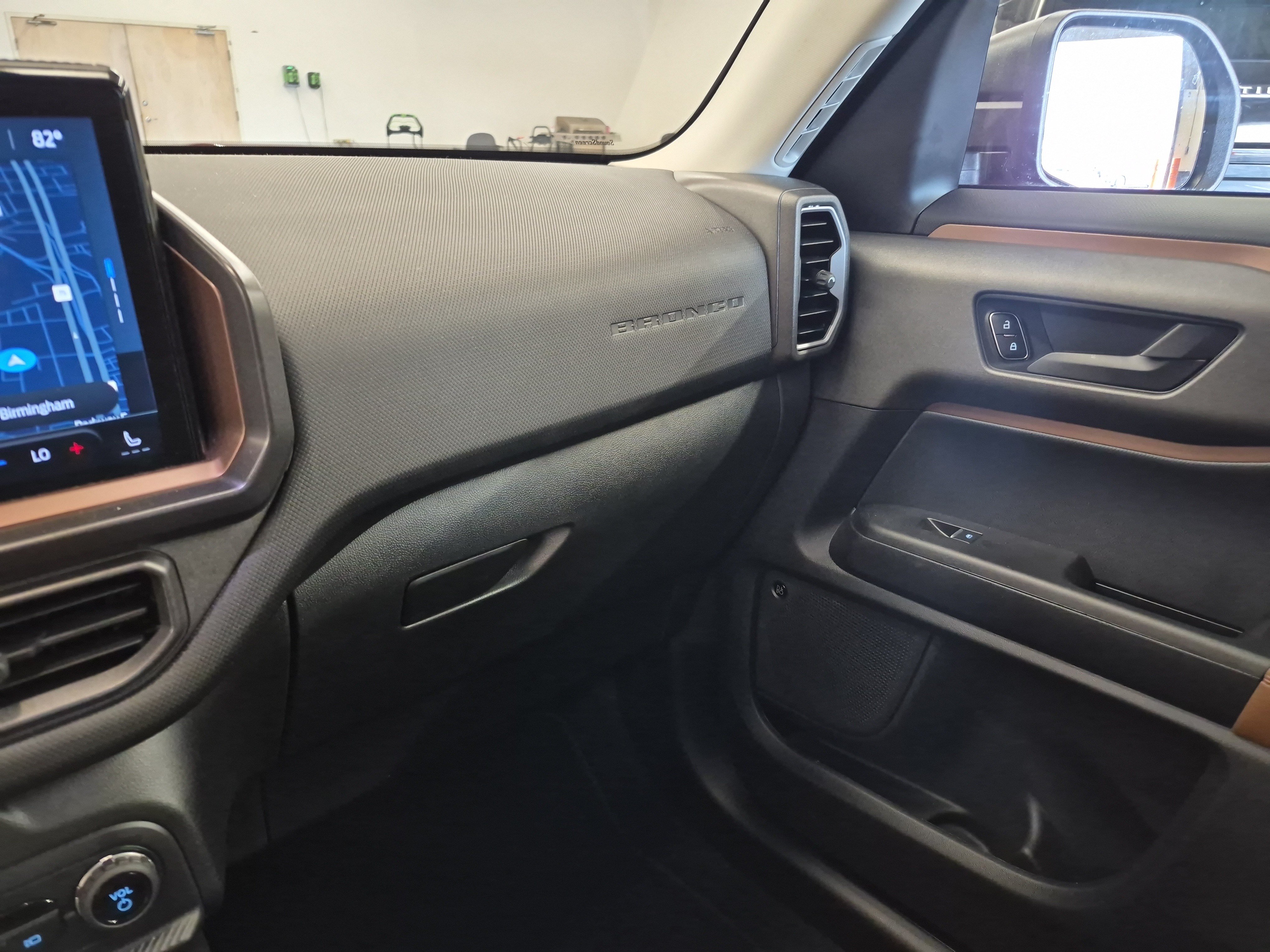 Certified 2025 Ford Bronco Sport Outer Banks w/ Outer Banks Tech Package+ AWD/4WD image 22