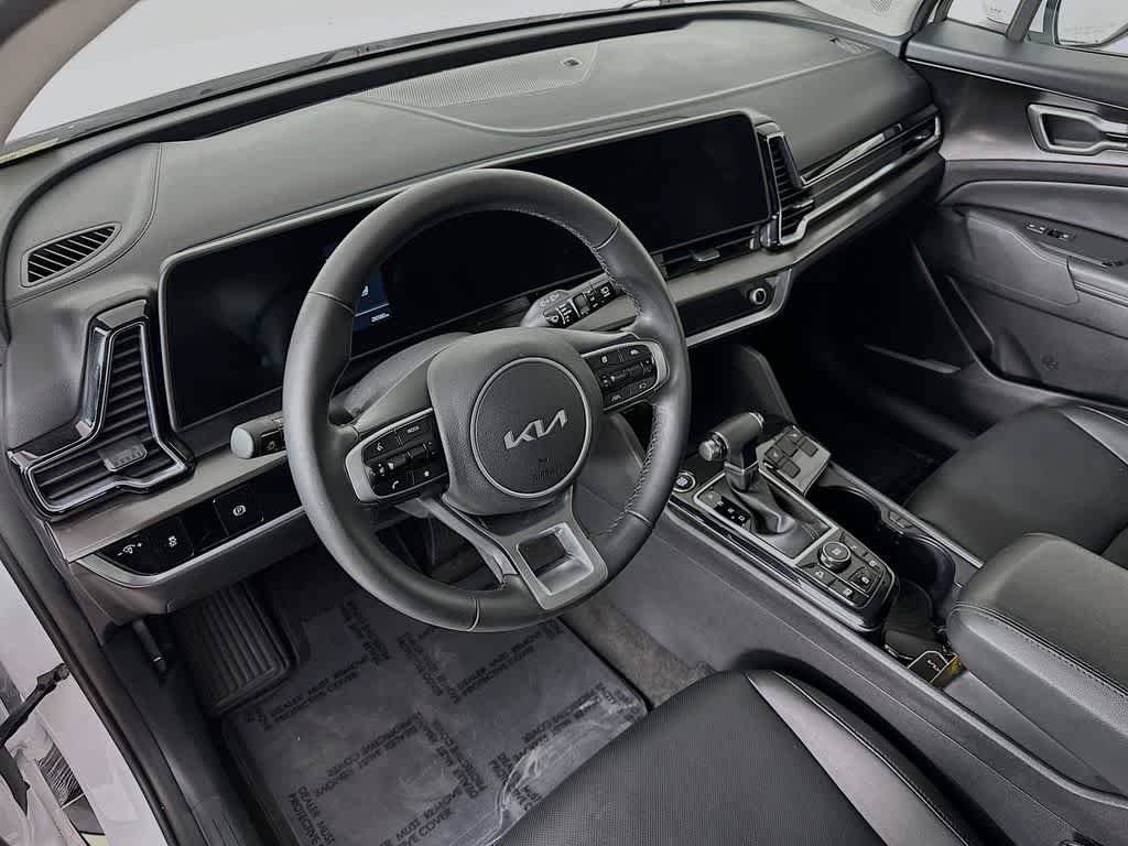 Used 2024 Kia Sportage EX FWD image 2