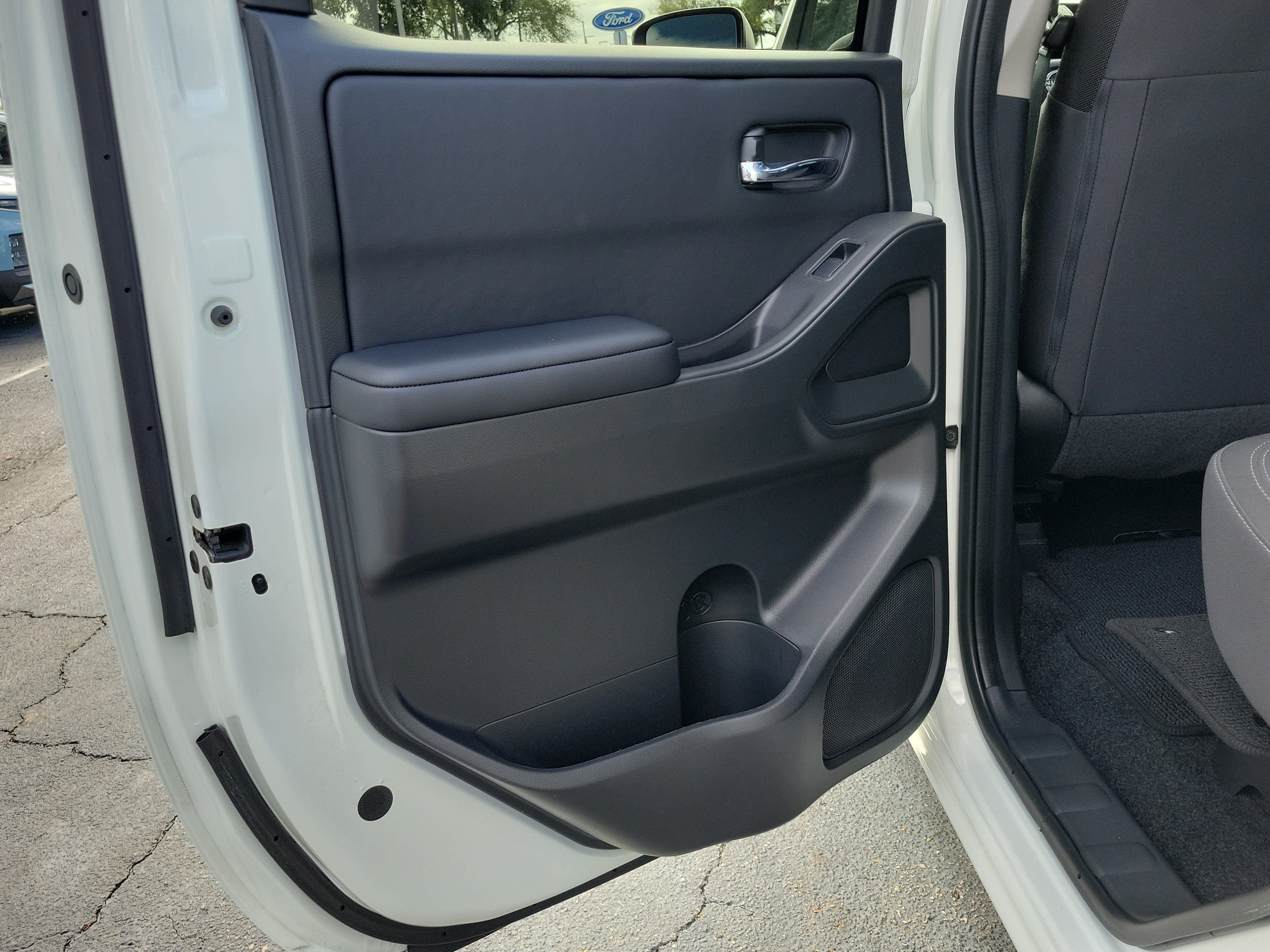 Used 2025 Nissan Frontier SV RWD image 10