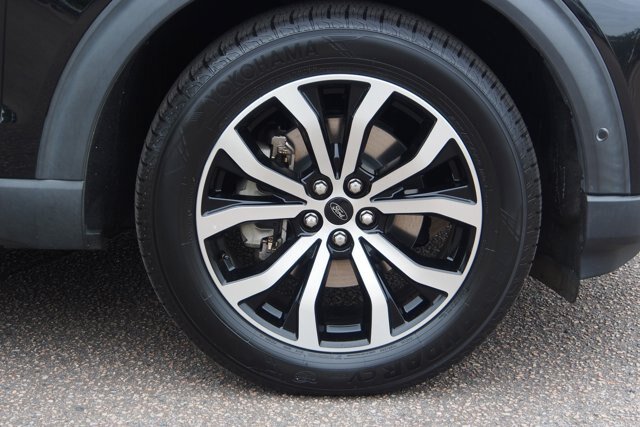Certified 2020 Ford Explorer ST w/ Premium Technology Package AWD/4WD image 9