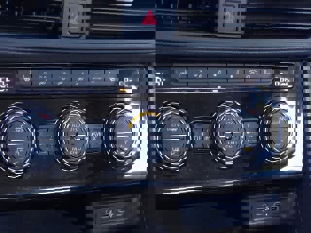 Used 2024 Volkswagen Jetta SE image 26