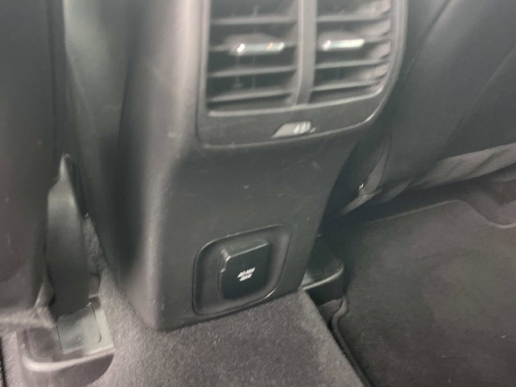 Certified 2020 Ford Escape Titanium AWD/4WD image 19