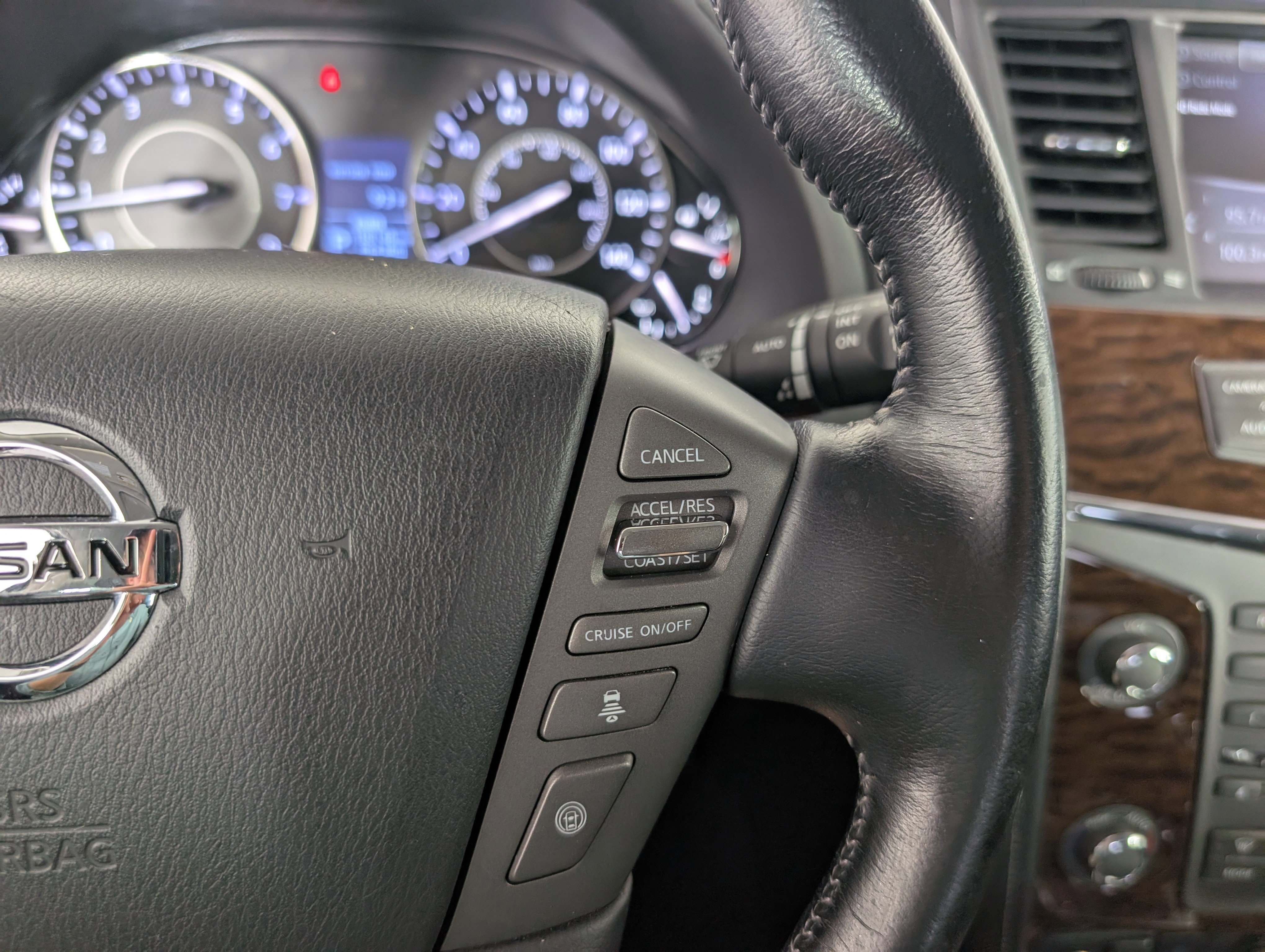 Used 2019 Nissan Armada Platinum image 19